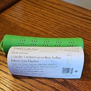 Pampered Chef Green Herb Infuser